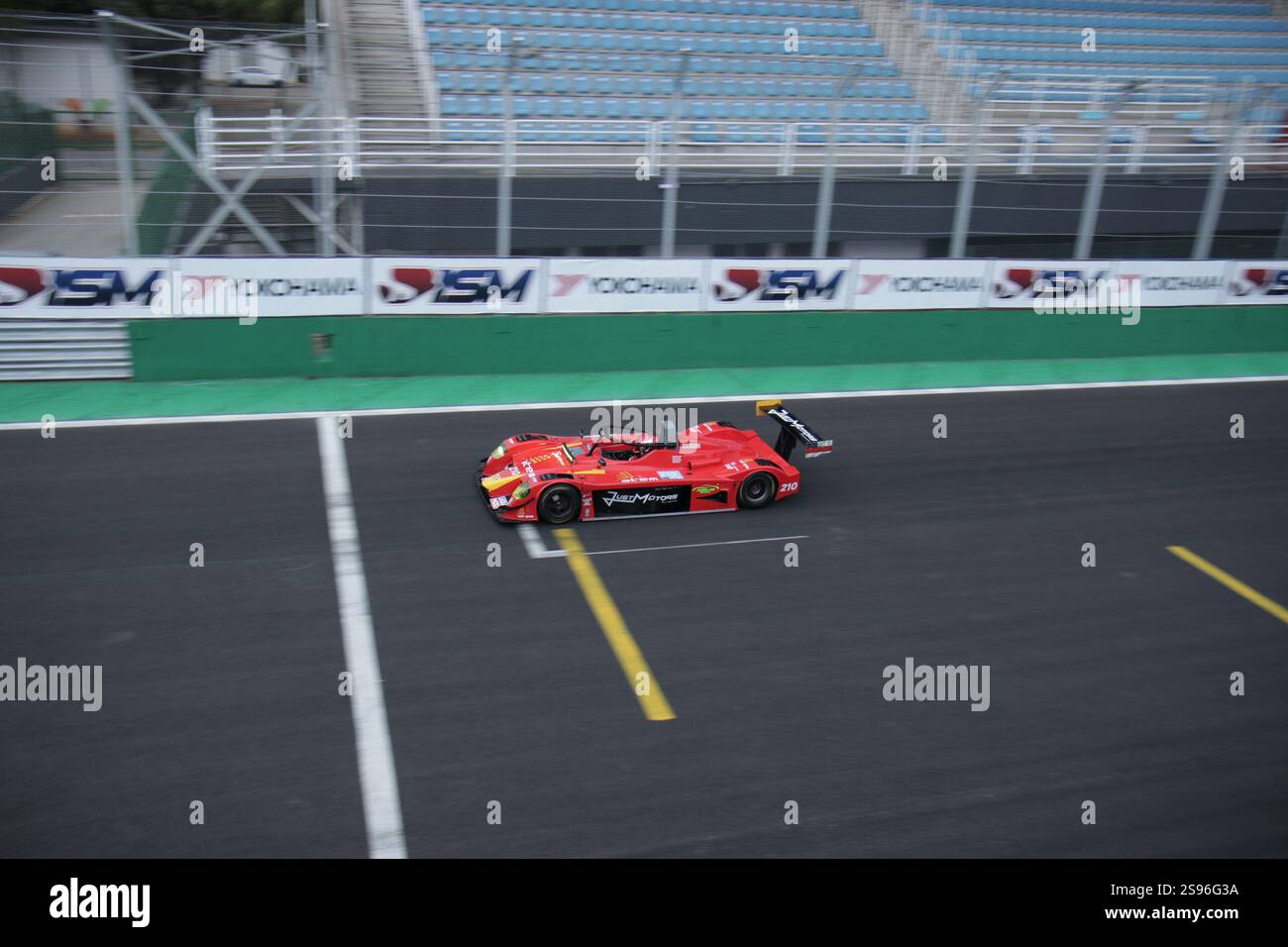 24 janvier 2025, Sao Paulo, Sao Paulo, Brésil : Sao paulo (sp), 01/24/2025 - mil noites sp/sport/Motor Racing - vue des essais libres de la sao paulo gp mil aguas chevrolet Absoluta dans l'après-midi de ce vendredi (24) avec la météo fermée avec de la pluie sur le circuit interlagos, au sud de la capitale de paulo. (Crédit image : © Fabricio Bomjardim/TheNEWS2 via ZUMA Press Wire) USAGE ÉDITORIAL SEULEMENT! Non destiné à UN USAGE commercial ! Banque D'Images
