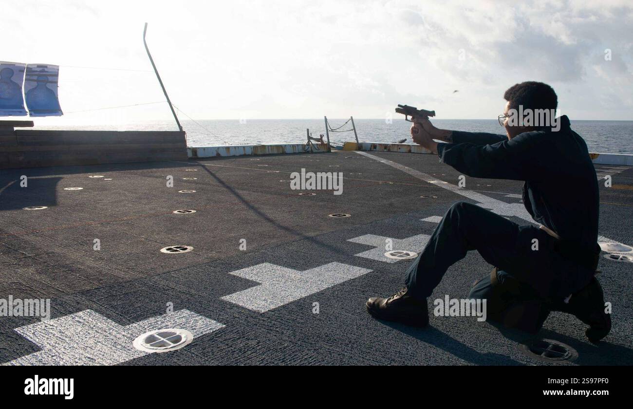 Tir au pistolet sur le poste de pilotage (8715053). Banque D'Images