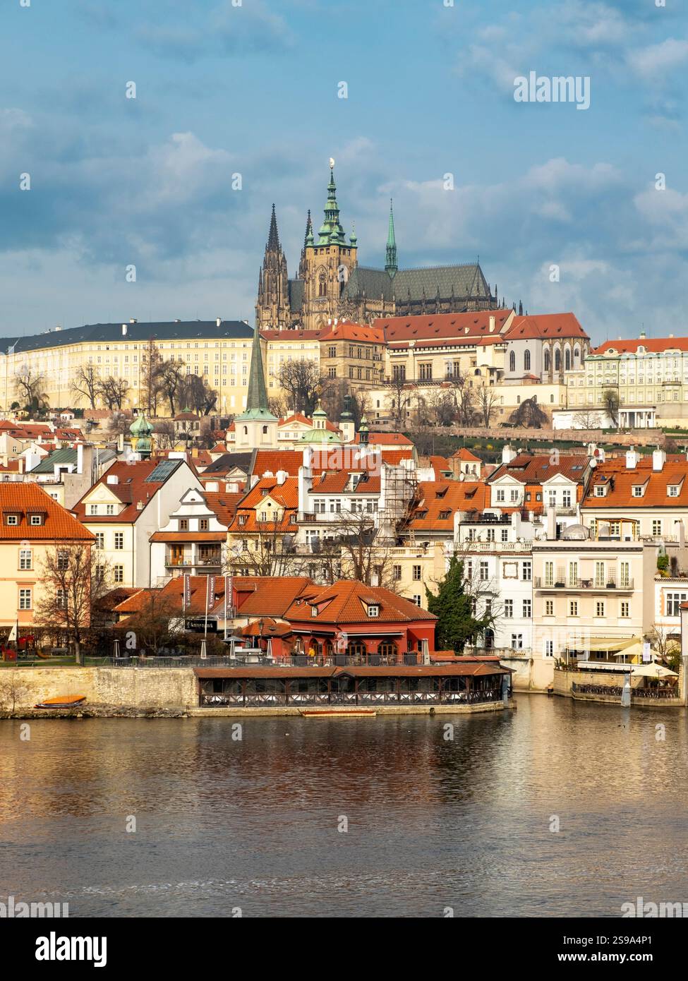 Château de Prague avec la rivière Vltava, Praha, République tchèque Banque D'Images
