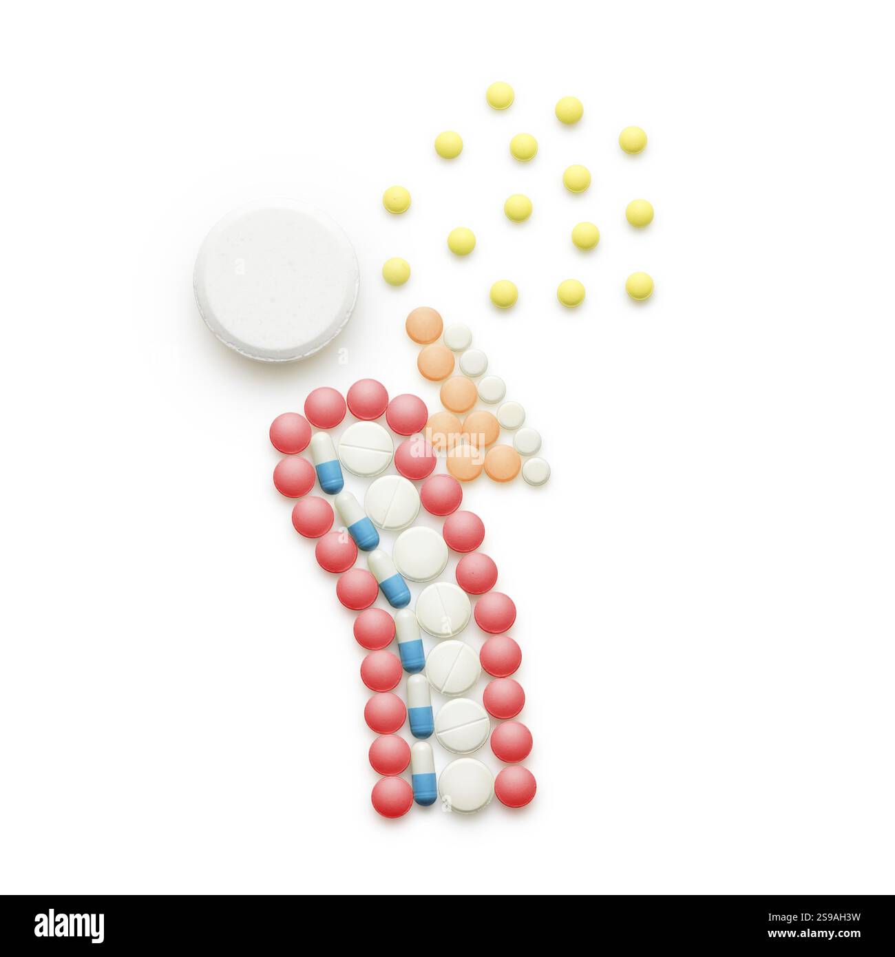 Concept de santé créatif de médicaments et de pilules, sur fond blanc Une personne a attrapé un rhume, éternuant et propageant une maladie Banque D'Images