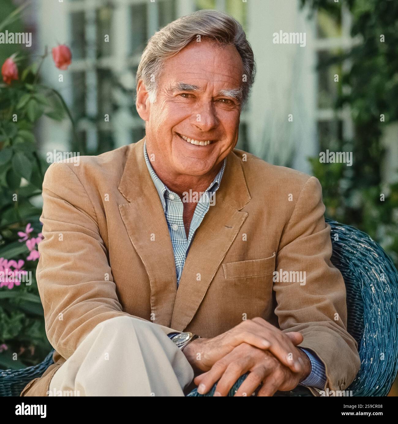 Le réalisateur John Frankenheimer, à sa maison de Beverly Hills, CA Banque D'Images