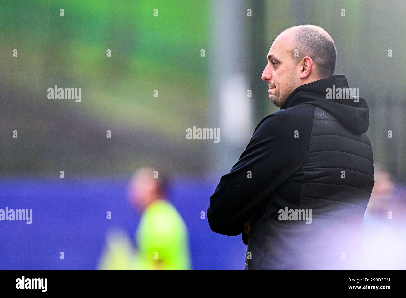 L'entraîneur-chef Farid Goreishvand d'Anderlecht photographié lors d'un match de football féminin entre le RSC Anderlecht Women et la Standard Femina de Liège le 14 e jour de la saison 2024 - 2025 de la Super League belge du Lotto Womens , le samedi 25 janvier 2025 à Anderlecht , BELGIQUE . PHOTO SPORTPIX | Stijn Audooren Banque D'Images