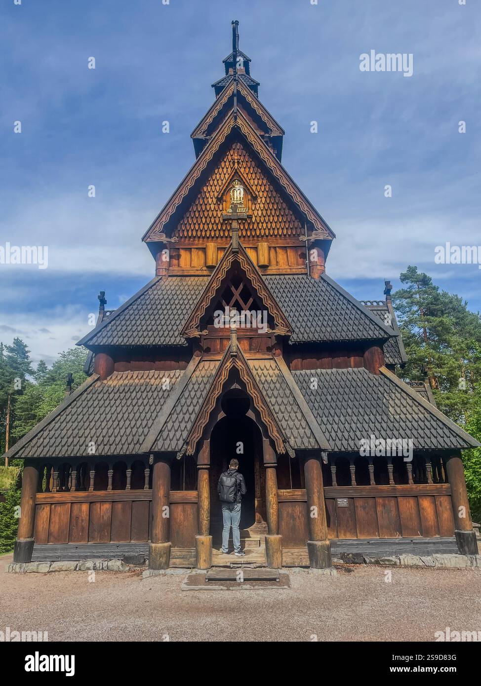 Remontez le temps au Norwegian Folk Museum, où les riches traditions et le patrimoine de la Norvège prennent vie. - Image de stock capturée avec un smartphone