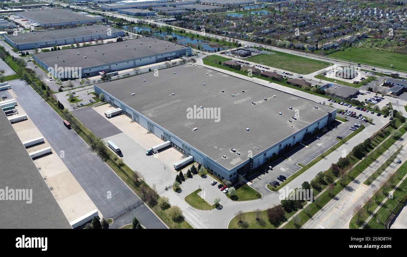 Parking, entrepôt, logistique, stockage, transport, distribution, chaîne d'approvisionnement Banque D'Images