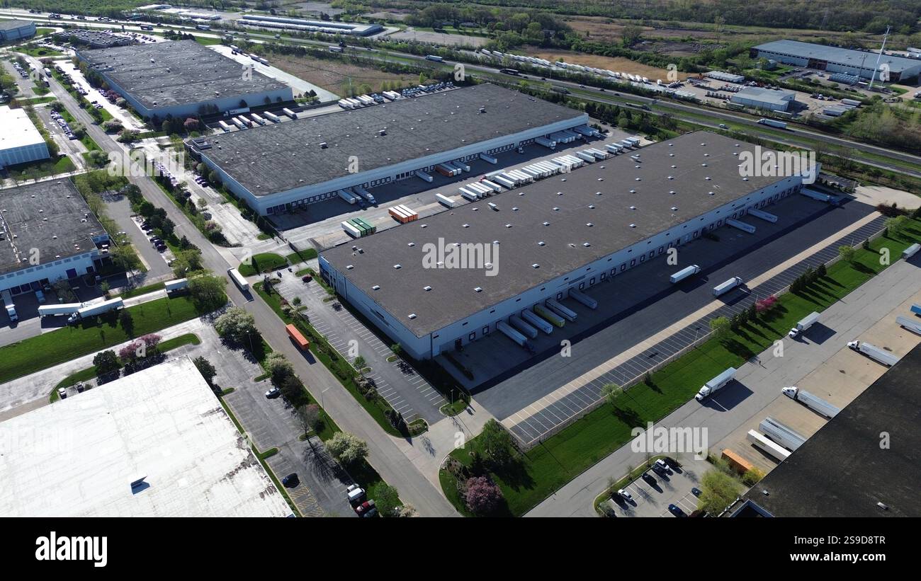Parking, entrepôt, logistique, stockage, transport, distribution, chaîne d'approvisionnement Banque D'Images