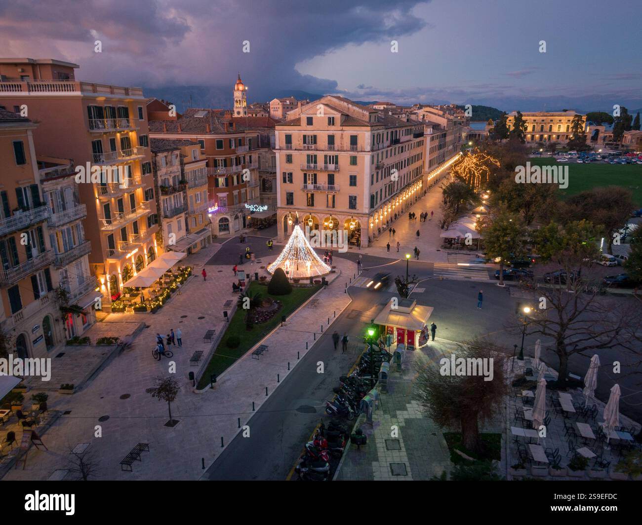 corfou, corfou, Grèce. 04 décembre 2021 : place de la ville de Corfou à Noël Banque D'Images