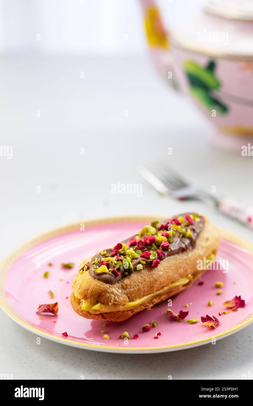 Elégante pistache et éclat de framboise Banque D'Images