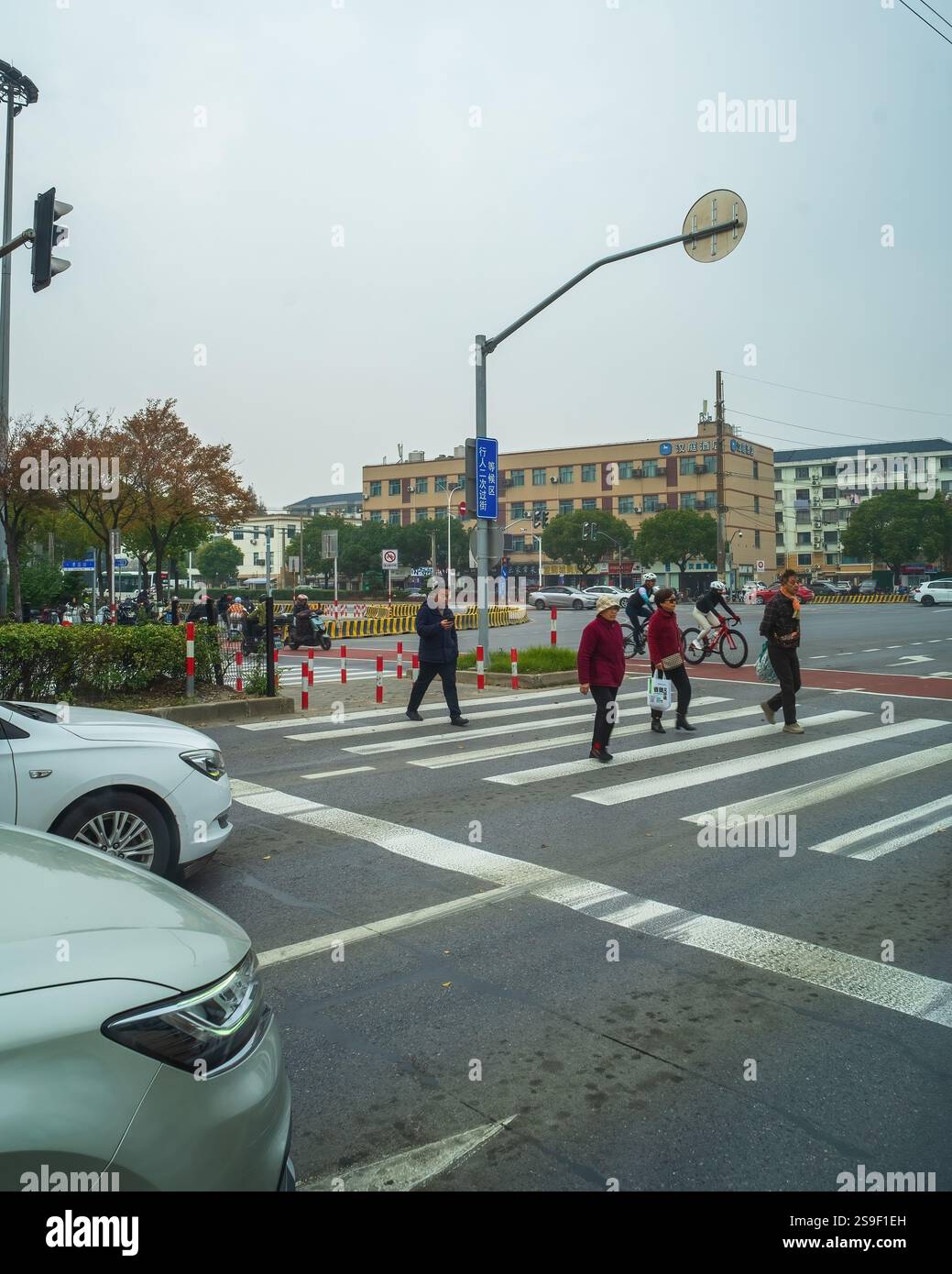 Shanghai, Chine - 7 décembre 2024 passage piétonnier en hiver. Banque D'Images