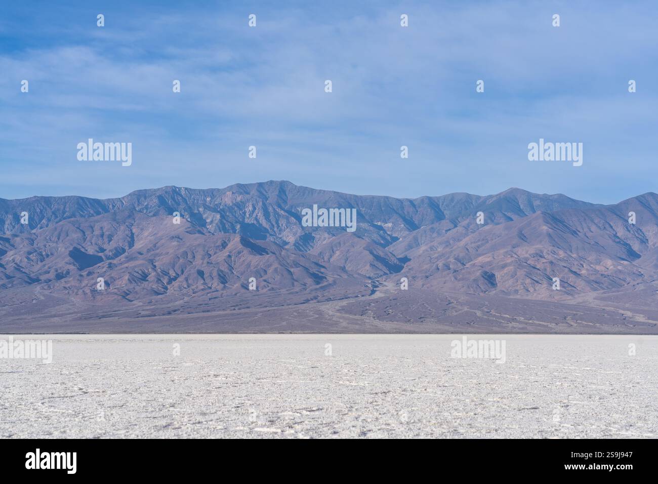 Point le plus bas du bassin de Badwater dans le parc national de la vallée de la mort en Californie Banque D'Images