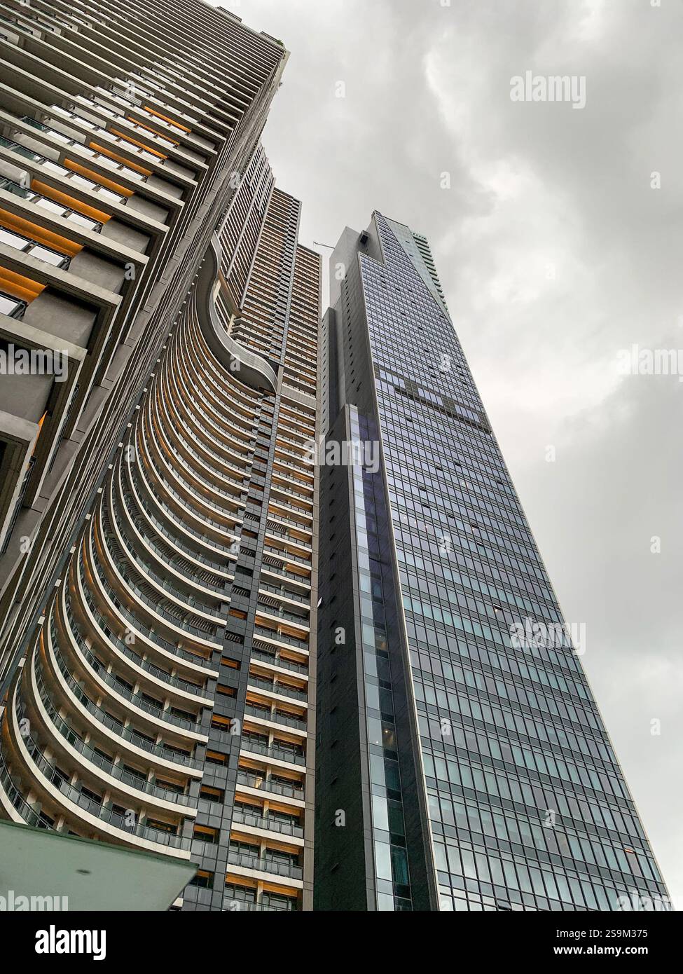 Trump Tower, Gramercy Residences, condominium résidentiel, hôtels, immeuble de grande hauteur, capitale financière des Philippines, gratte-ciel Makati, Metro Manila - Image de stock capturée avec un smartphone