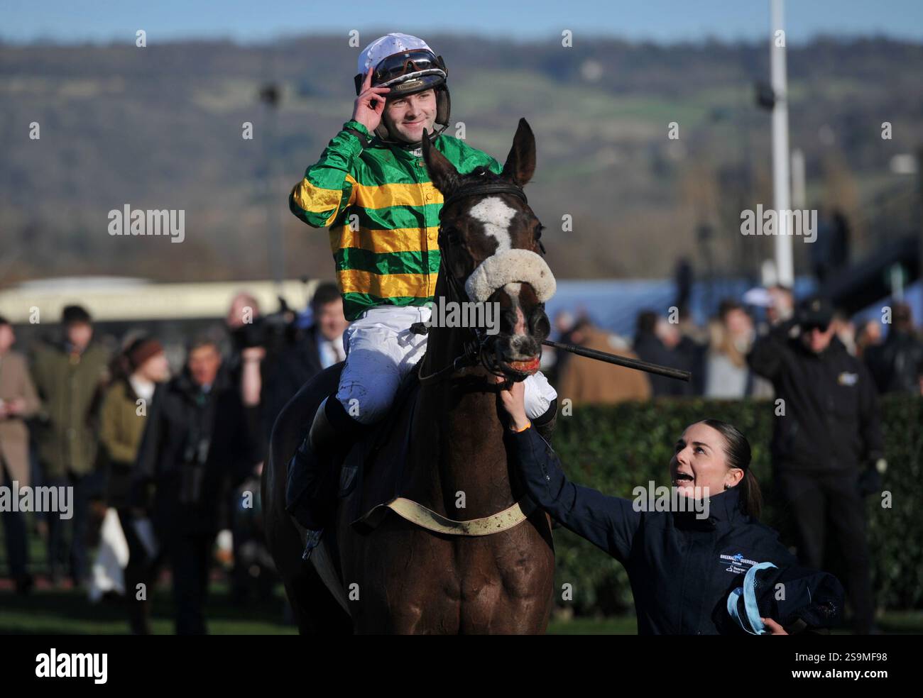 Courses hippiques à l'hippodrome de Cheltenham. Festival Trials Day, le dernier samedi de janvier. Course 1, 12,40 la course Timeform novices handicap Chase Race Banque D'Images