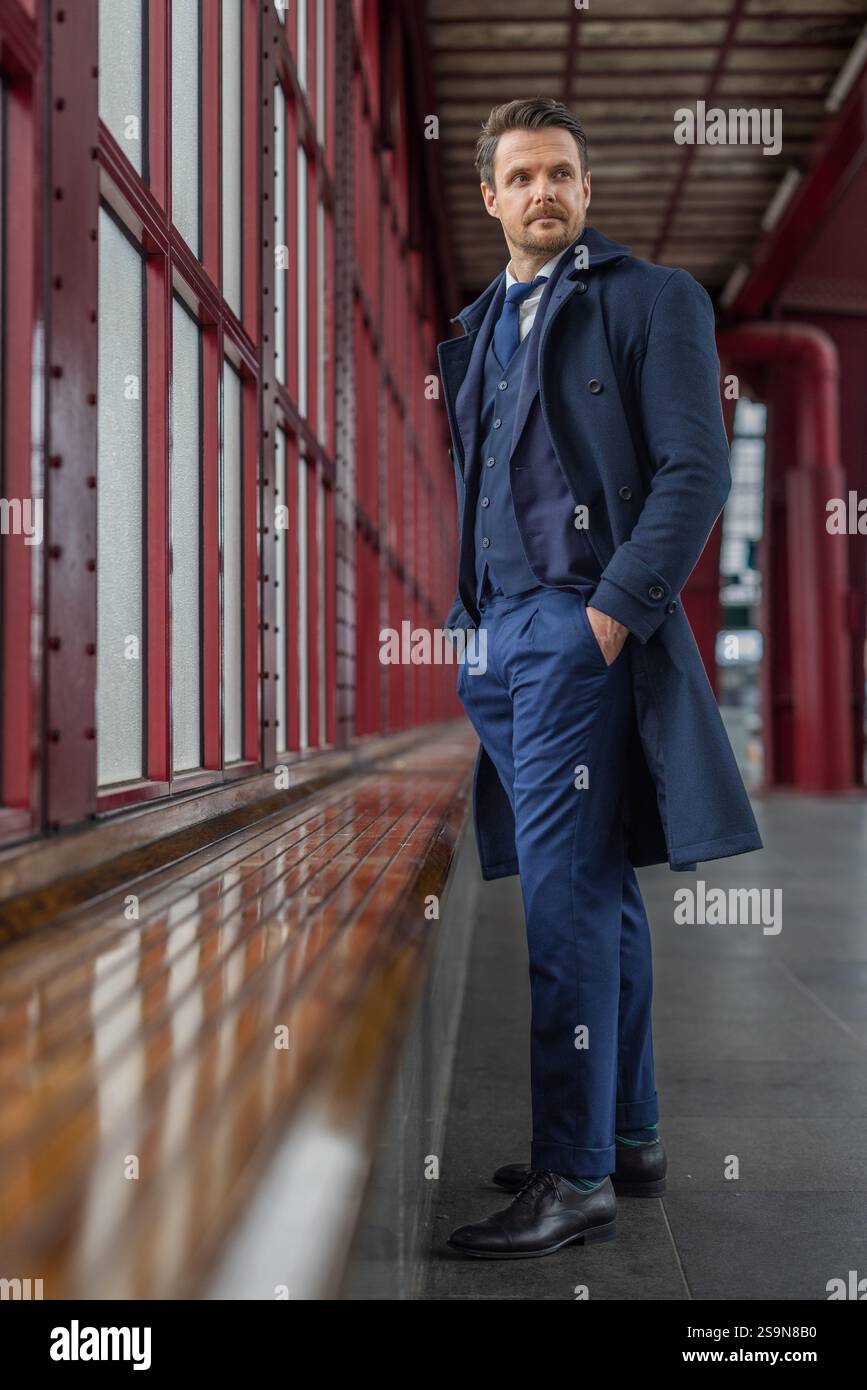 Entrepreneur en costume, le look dapper Banque D'Images