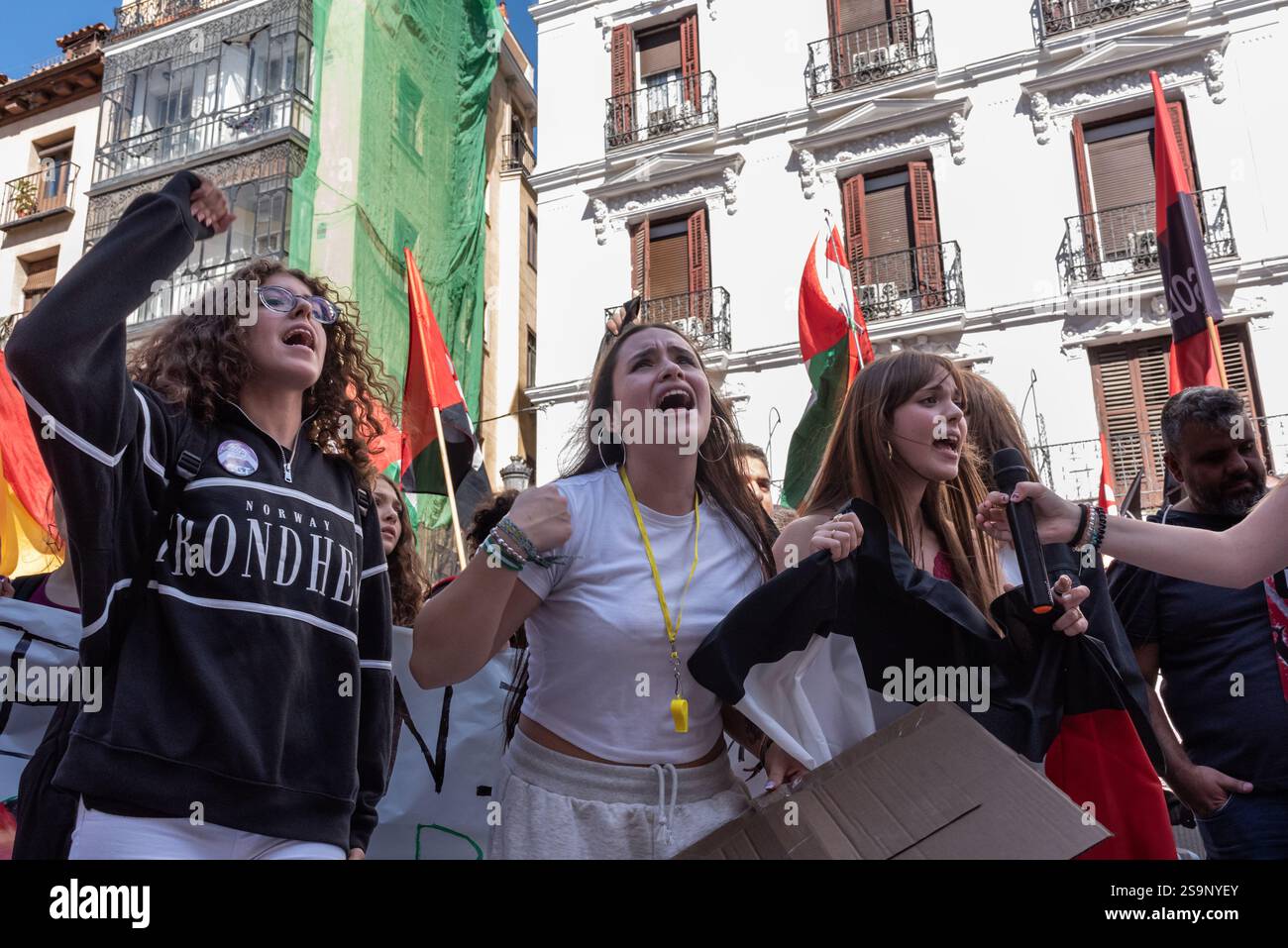 Madrid, Espagne - 27 septembre 2024. Des manifestants pro-palestiniens et anti-israéliens manifestent contre l'occupation dans la bande de Gaza. Demander un cessez-le-feu Israël-Hamas Banque D'Images