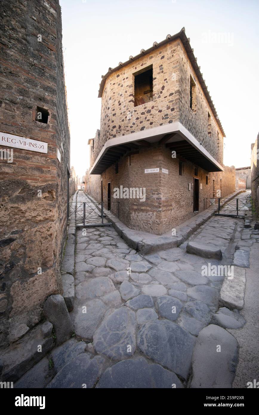 Pompéi. L'Italie. Site archéologique de Pompéi. Le Lupanare (Lupanar / maison close), 1er siècle après JC, nommé d'après le hurlement du loup elle (lupa) dans la chaleur, Banque D'Images
