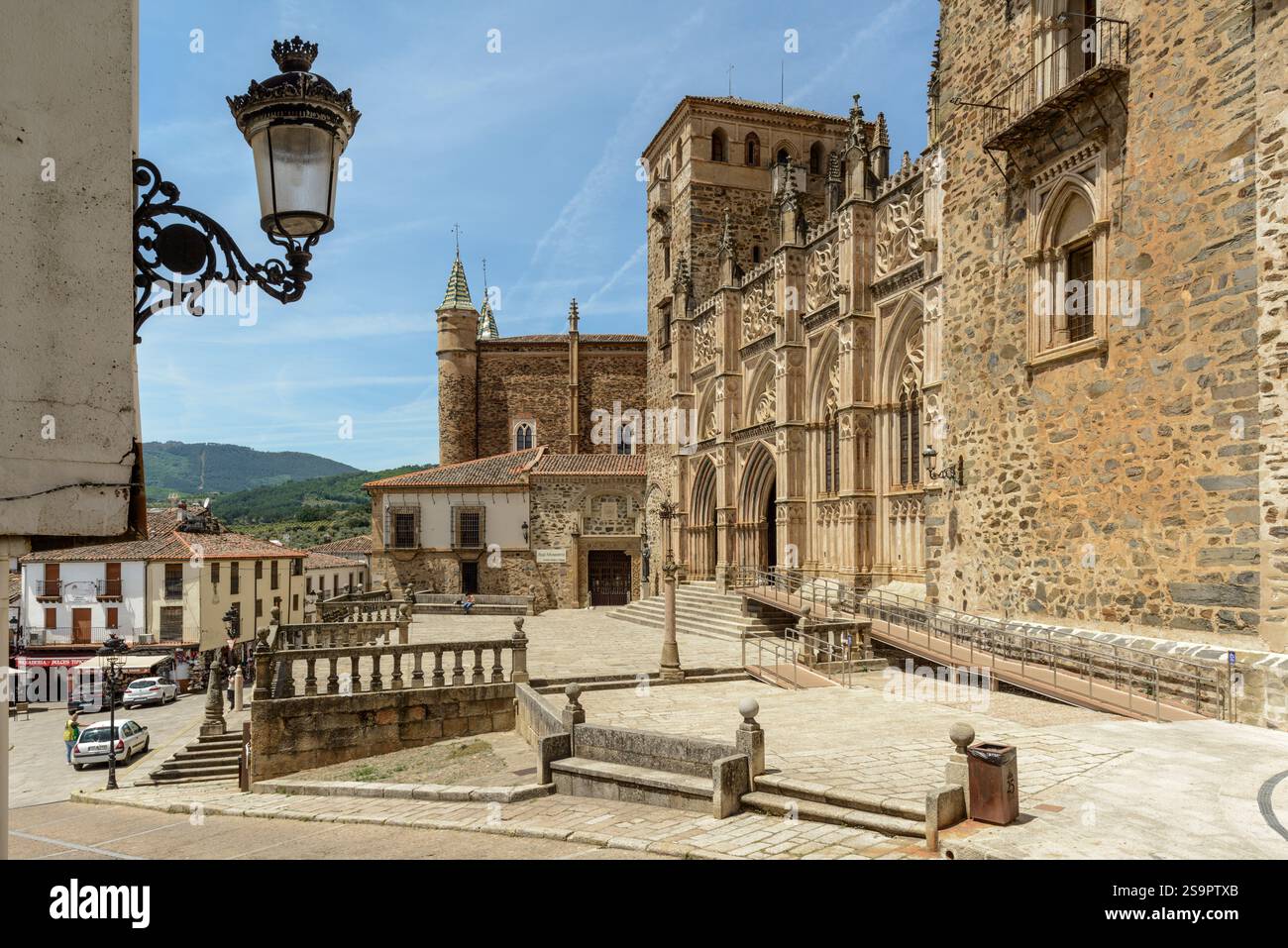 Monastère royal de Santa Maria de Guadalupe, franciscain, architecture gothique, ville de Guadalupe, province de Caceres. Estrémadure, Espagne, Europe. Banque D'Images