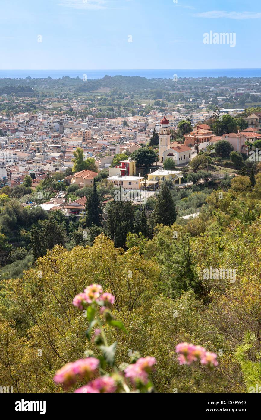 Vue surélevée de la ville de Zakynthos capturée par une journée ensoleillée Banque D'Images