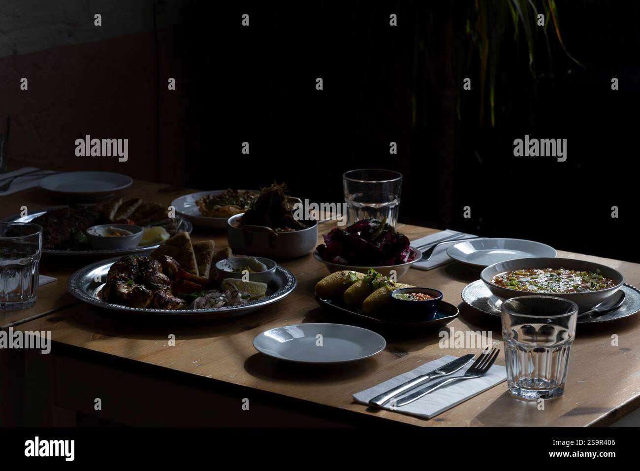 Nandine, un restaurant kurde familial situé à Camberwell, dans le sud de Londres, octobre 2024. Crédit photo : Sam Banque D'Images