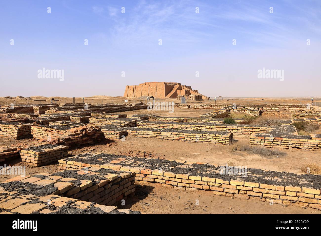Le ziggourat restauré dans l'ancien Ur, temple sumérien, Irak Banque D'Images