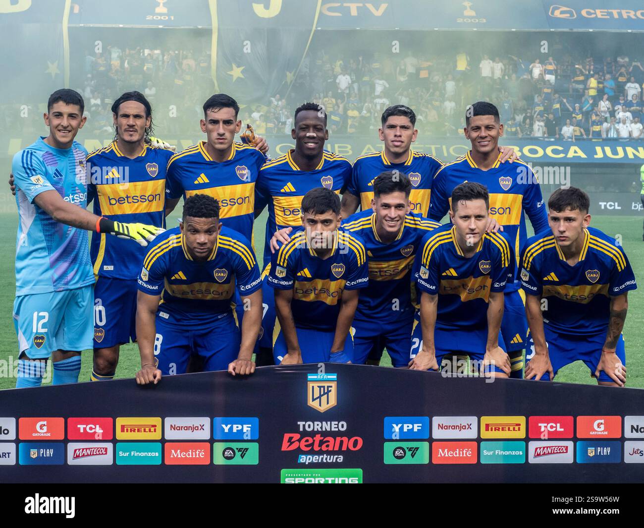 L'équipe Boca Juniors avant d'affronter Argentinos Juniors dans le tournoi AFA Professional Football League Banque D'Images