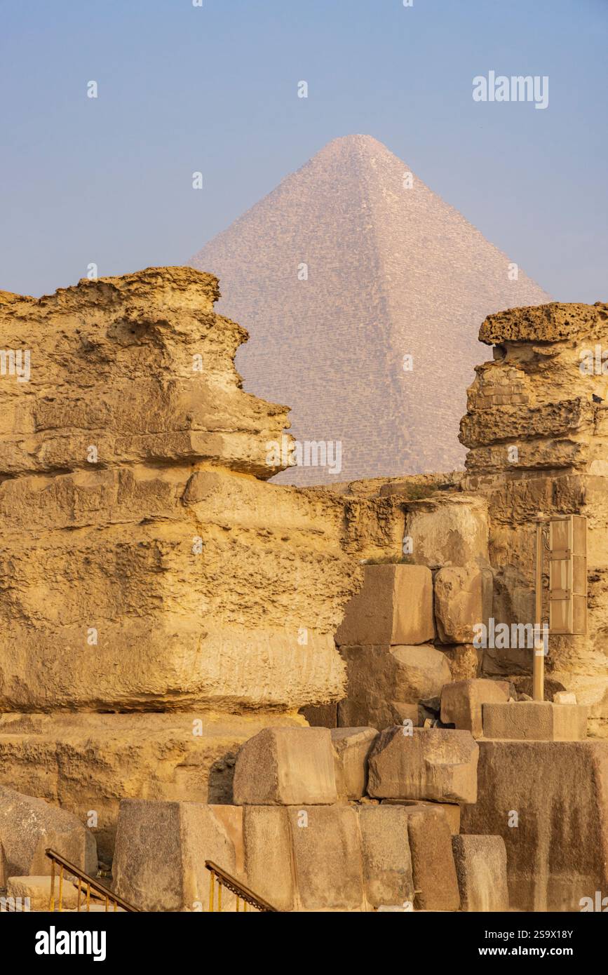 Giza, le Caire, Égypte. La Pyramide de Khufu, la Grande Pyramide de Gizeh. Banque D'Images