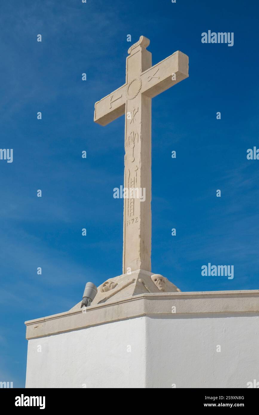 Torres Novas, Portugal. Pittoresque église blanche dans le petit village de Torres Novas Banque D'Images