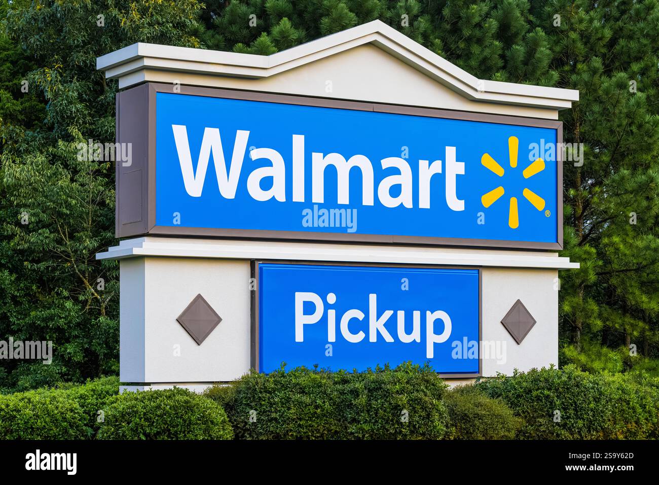Panneau Walmart Supercenter à Snellville (Metro Atlanta), Géorgie. (ÉTATS-UNIS) Banque D'Images