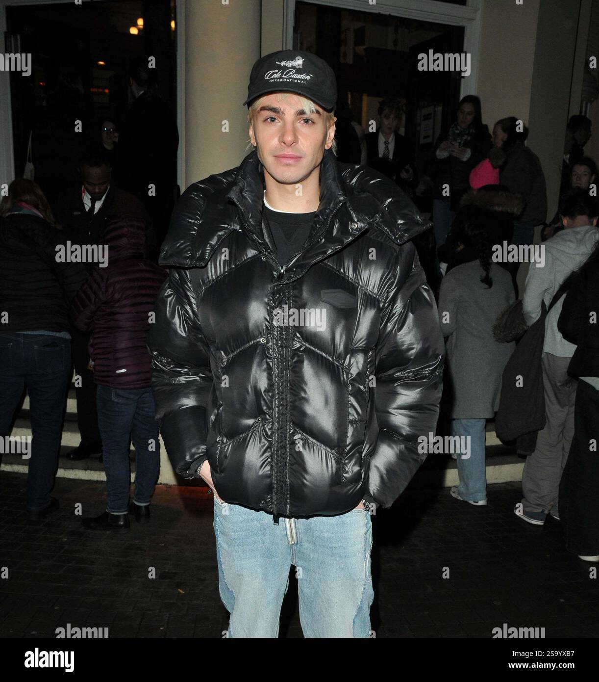 Londres, Royaume-Uni. 27 janvier 2025. Stevie Ruffs à la soirée d'ouverture musicale '& Juliet', New Wimbledon Theatre, The Broadway, Wimbledon, le lundi 27 janvier 2025 à Londres, Angleterre, Royaume-Uni. CAP/CAN © CAN/Capital Pictures crédit : Capital Pictures/Alamy Live News Banque D'Images