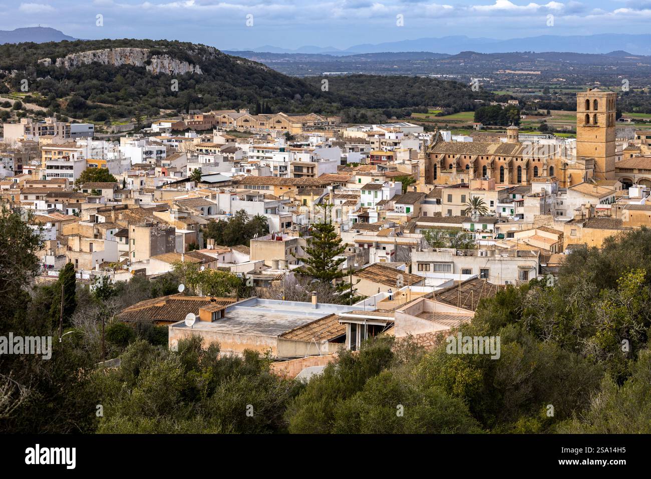 Paysage urbain de Felanitx, Majorque, Majorque, Îles Baléares, Espagne, Europe, avec vue sur l'église Saint Michel (Sant Miguel) Banque D'Images
