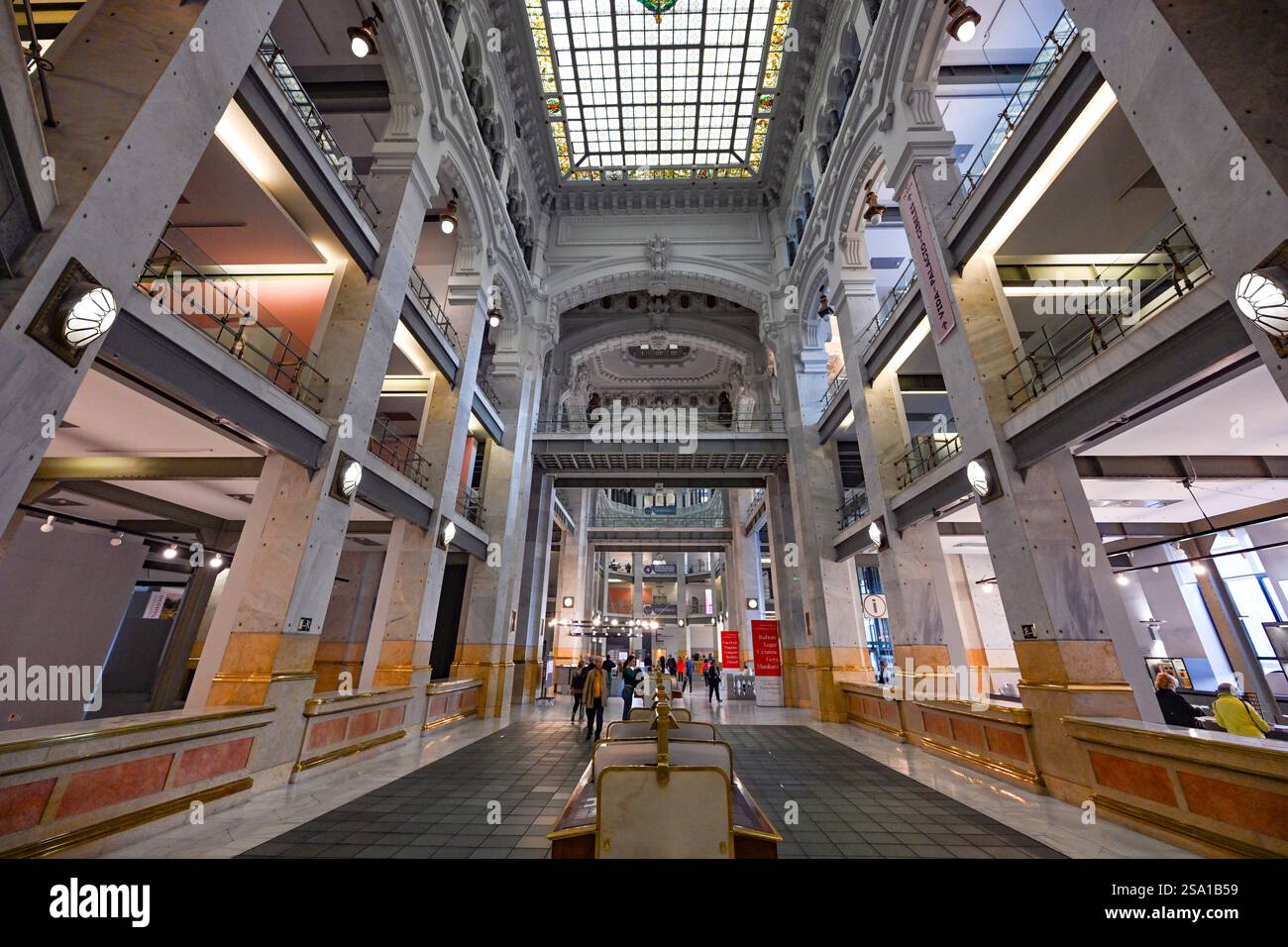 Intérieur de l'Hôtel de ville de Madrid dans le Palais de Cibeles (Palacio de Cibeles), un bâtiment historique sur la Plaza de Cibeles, Banque D'Images