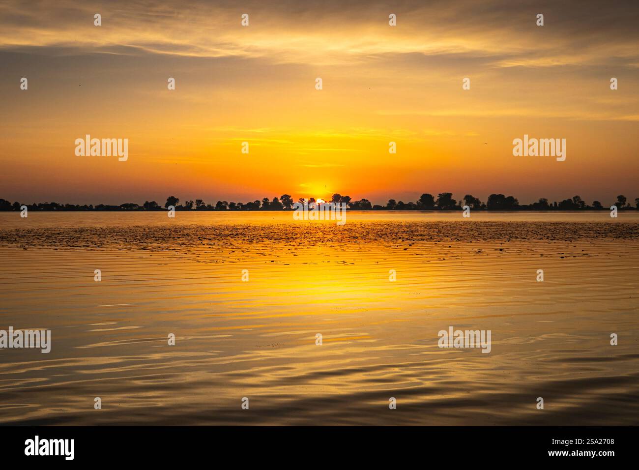 Photographie Art paysage nature faune coucher de soleil nuit Water Mountains Banque D'Images