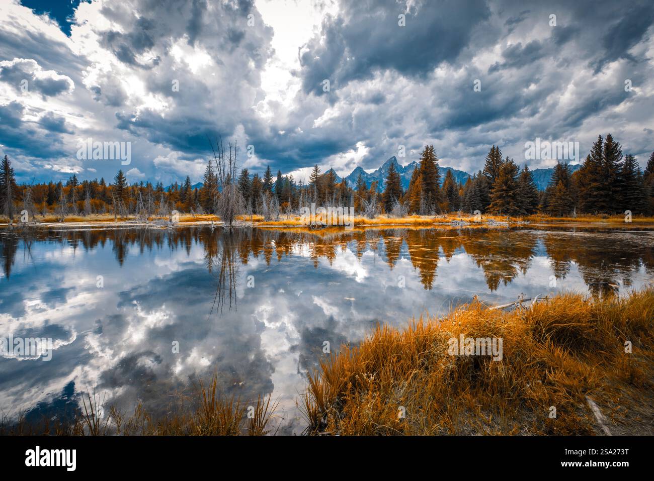 Photographie Art paysage nature faune coucher de soleil nuit Water Mountains Banque D'Images
