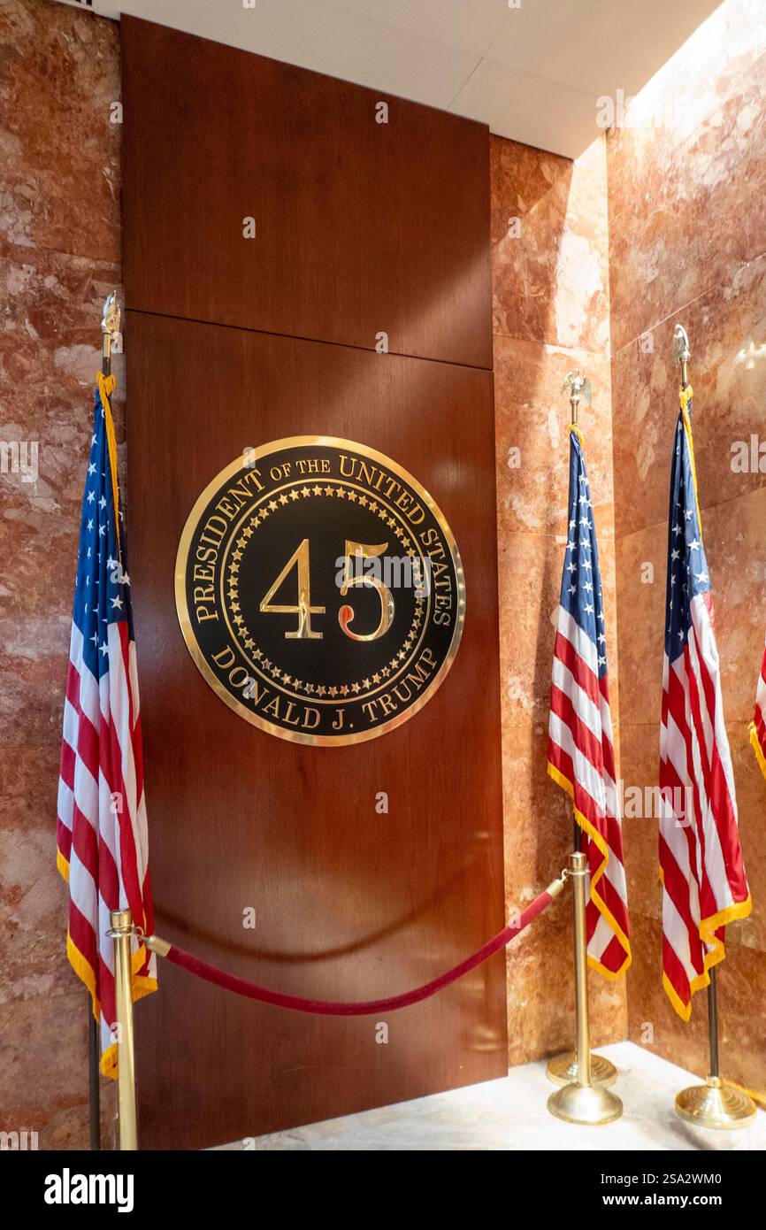 L'intérieur de la tour Trump comprend des restaurants et des magasins, New York City, États-Unis, 2025 Banque D'Images