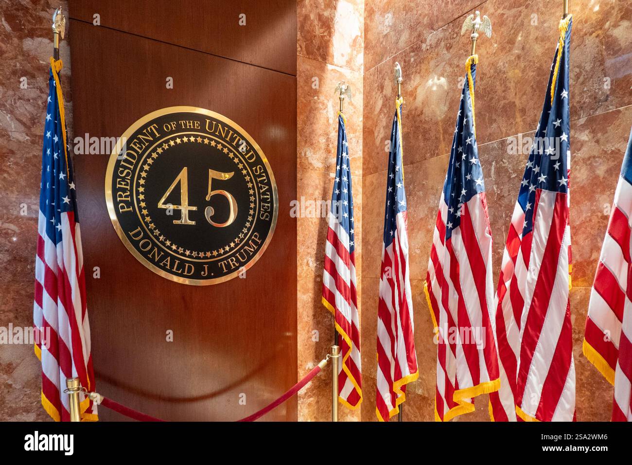 L'intérieur de la Trump Tower comprend des restaurants et des magasins, New York City, États-Unis, 2024 Banque D'Images