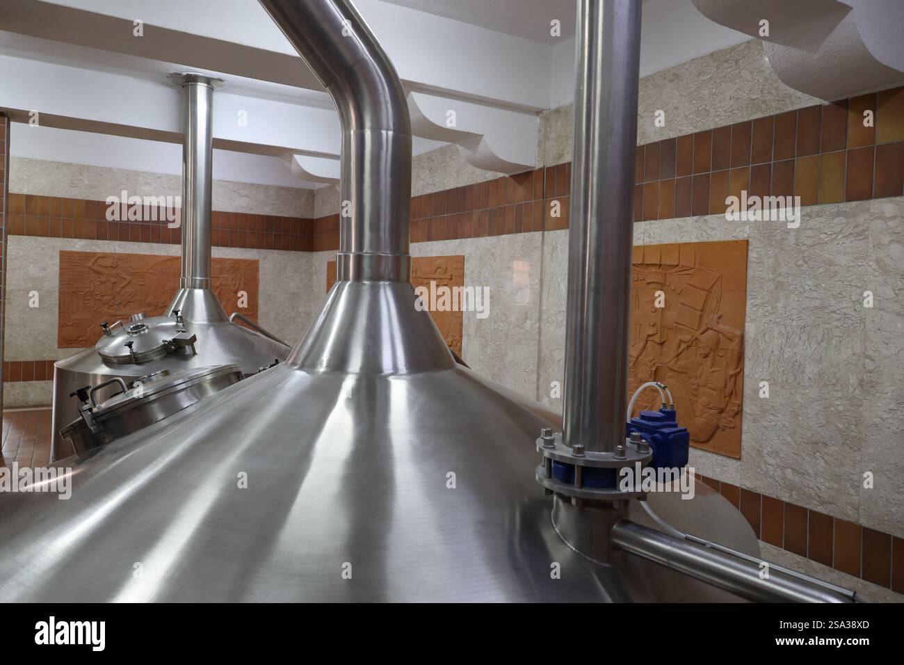 Dans la salle de brasserie de la brasserie Birra Korca, Albanie Banque D'Images