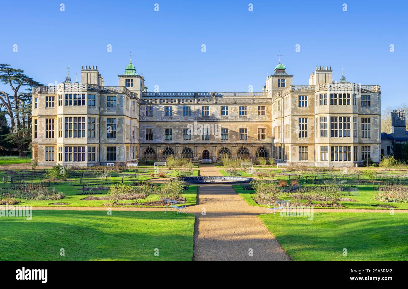 Audley End House et jardins près de Saffron Walden Essex Angleterre Royaume-Uni Banque D'Images