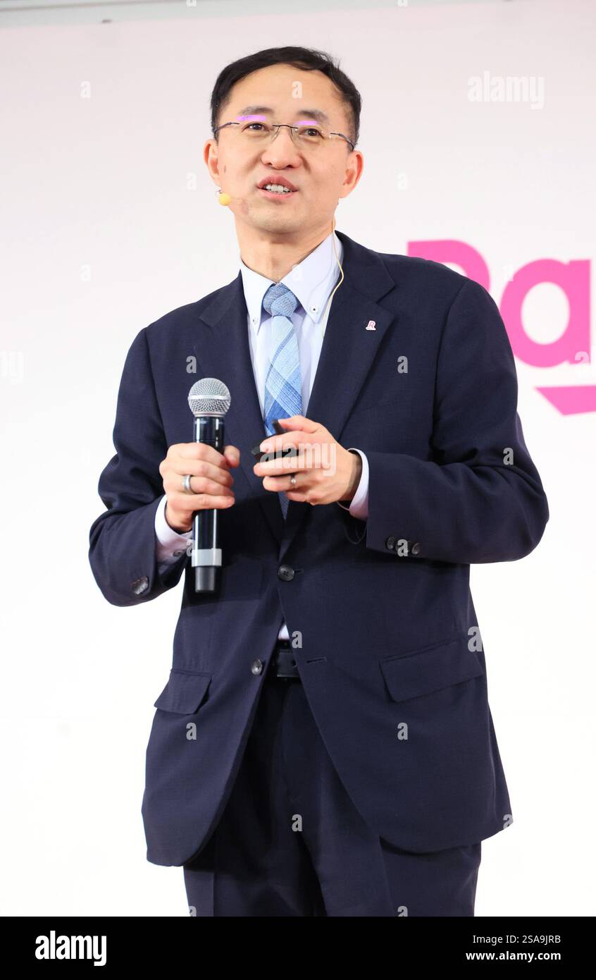 Tokyo, Japon. 29 janvier 2025. Ting Cai, responsable de l'IA et des données de Rakuten, annonce que Rakuten Mobile lance le service d'IA généré par « Rakuten ai for Business » au siège de Rakuten à Tokyo le mercredi 29 janvier 2025. (Photo de Yoshio Tsunoda/AFLO) Banque D'Images