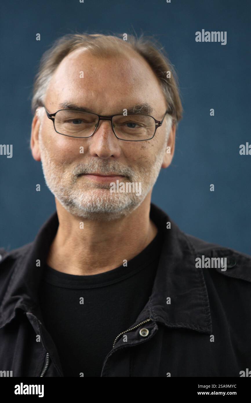 L'écrivain danois primé Leif Davidsen, photographié au Festival international du livre d'Édimbourg où il a parlé de son thriller politique intitulé The Serbian Dane. Le Festival du livre était le plus grand événement littéraire au monde et présentait des écrivains du monde entier. L'événement de 2007 a rassemblé environ 550 écrivains et s'est déroulé du 11-27 au 30 août. Banque D'Images