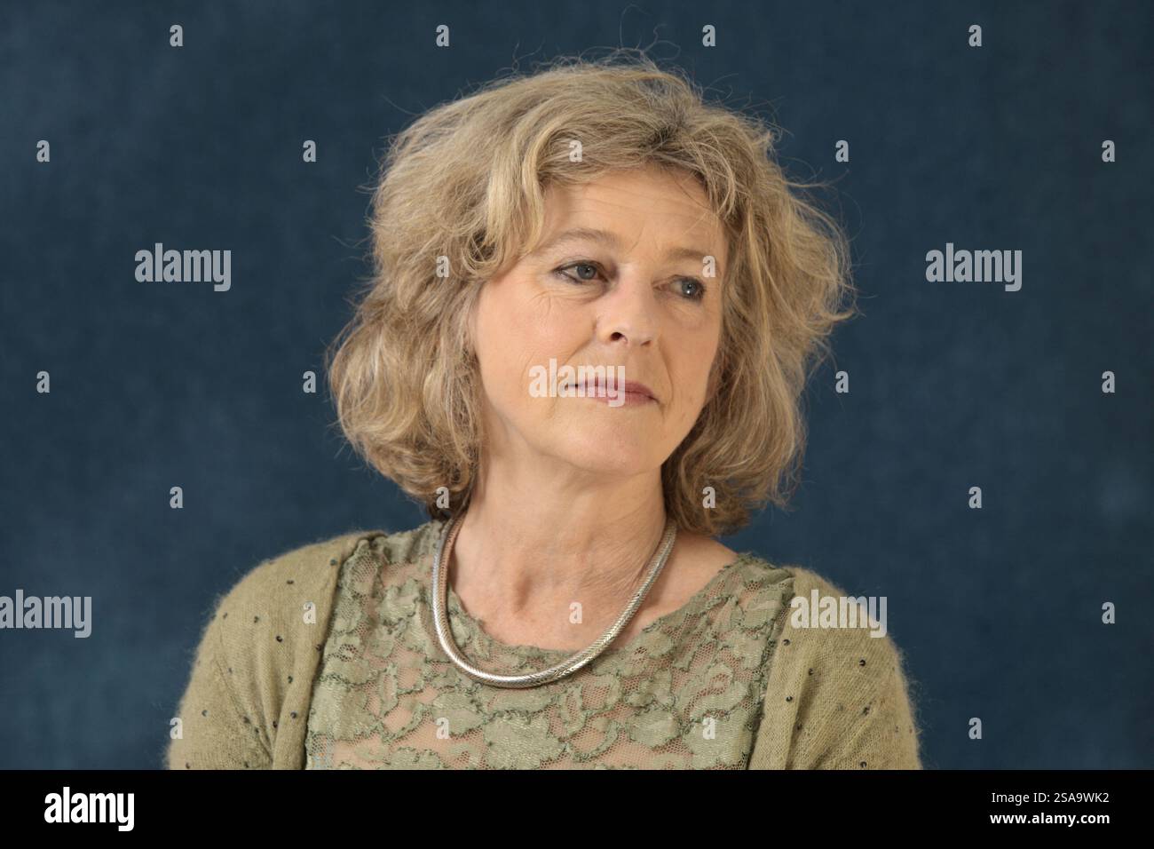 L'auteure et dramaturge britannique à succès Deborah Moggach, photographiée au Festival international du livre d'Édimbourg où elle a parlé de sa carrière. Le Festival du livre était le plus grand événement littéraire au monde et présentait des écrivains du monde entier. L'événement de 2007 a rassemblé environ 550 écrivains et s'est déroulé du 11-27 au 30 août. Banque D'Images