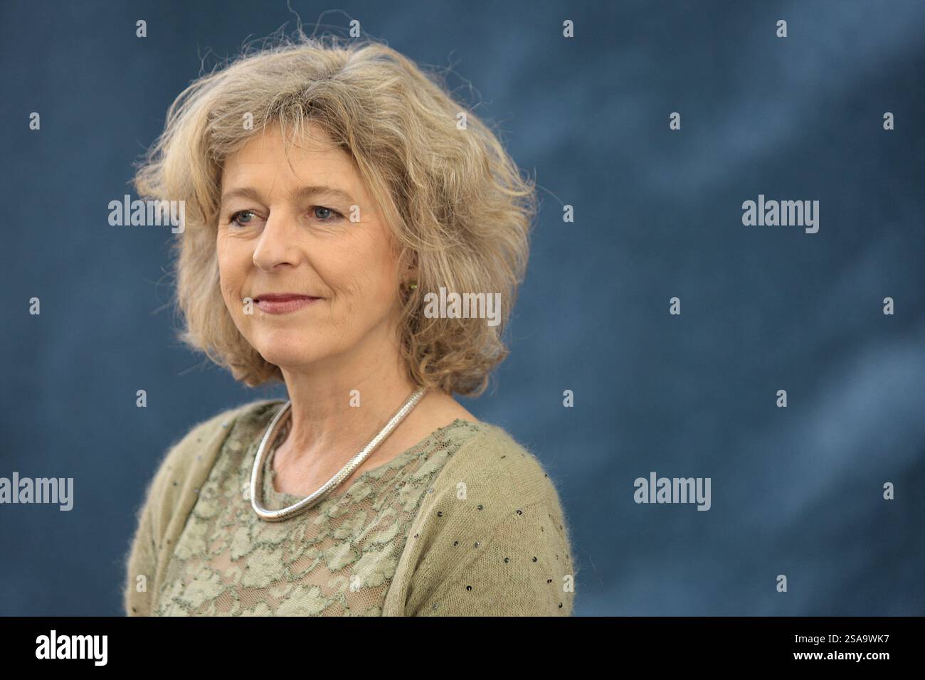 L'auteure et dramaturge britannique à succès Deborah Moggach, photographiée au Festival international du livre d'Édimbourg où elle a parlé de sa carrière. Le Festival du livre était le plus grand événement littéraire au monde et présentait des écrivains du monde entier. L'événement de 2007 a rassemblé environ 550 écrivains et s'est déroulé du 11-27 au 30 août. Banque D'Images