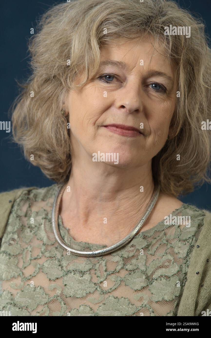 L'auteure et dramaturge britannique à succès Deborah Moggach, photographiée au Festival international du livre d'Édimbourg où elle a parlé de sa carrière. Le Festival du livre était le plus grand événement littéraire au monde et présentait des écrivains du monde entier. L'événement de 2007 a rassemblé environ 550 écrivains et s'est déroulé du 11-27 au 30 août. Banque D'Images
