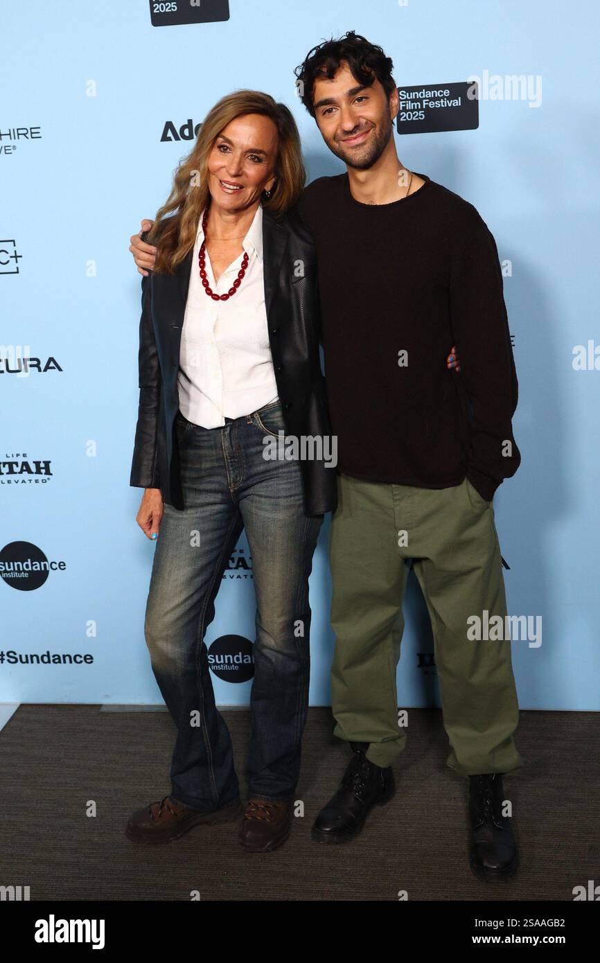 UT. 28 janvier 2025. Polly Draper, Alex Wolff aux arrivées pour la première fois de MAGIC FARM au Festival du film de Sundance 2025, Library Center Theatre, Park City, UT, janvier 28, 2025. crédit : JA/Everett Collection/Alamy Live News Banque D'Images