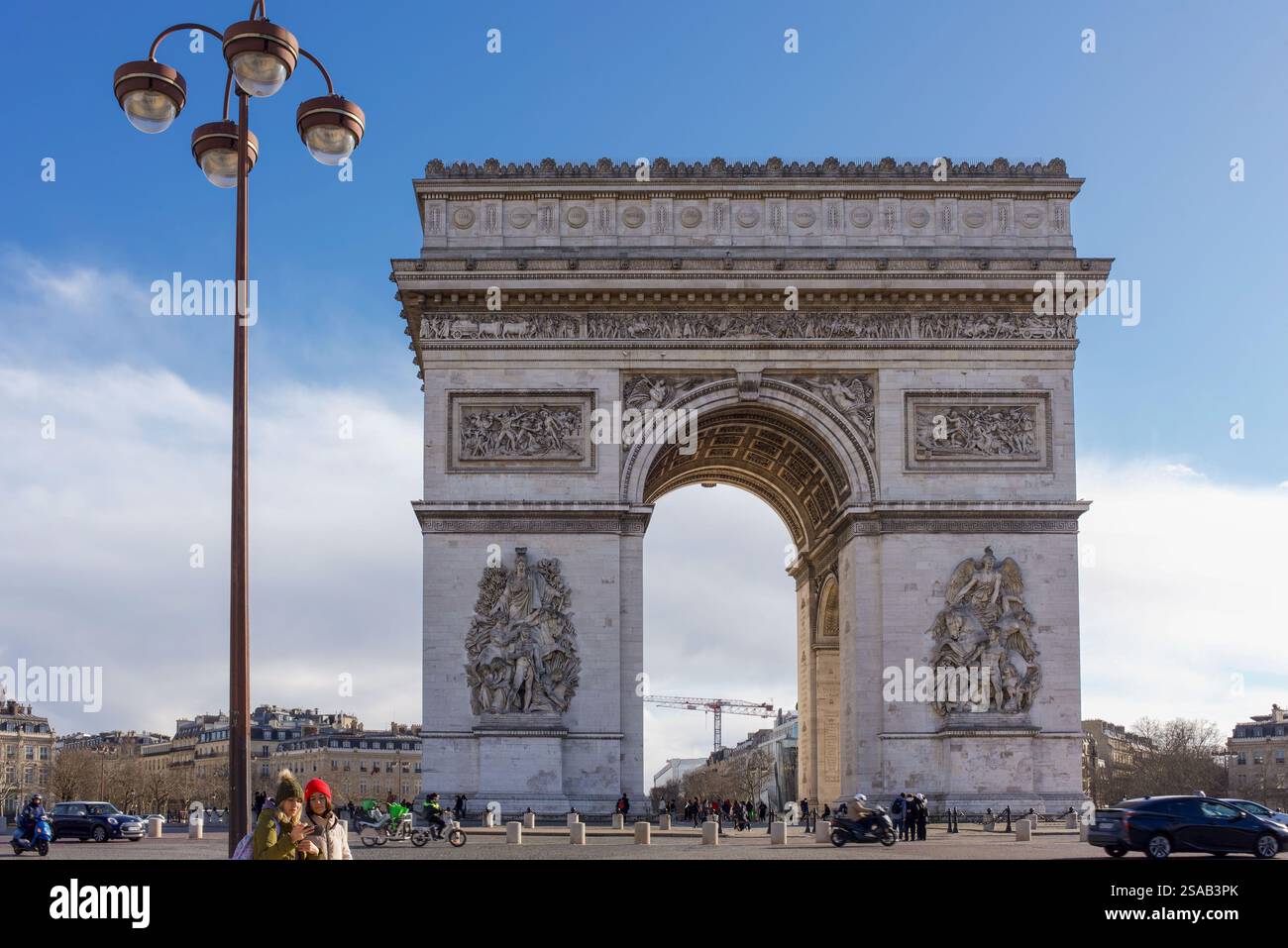 Paris, France, 01.27.2025. Arc de Triomphe de l'étoile situé à l'extrémité ouest des champs-Élysées au centre de la place Charles de Gaulle. Banque D'Images