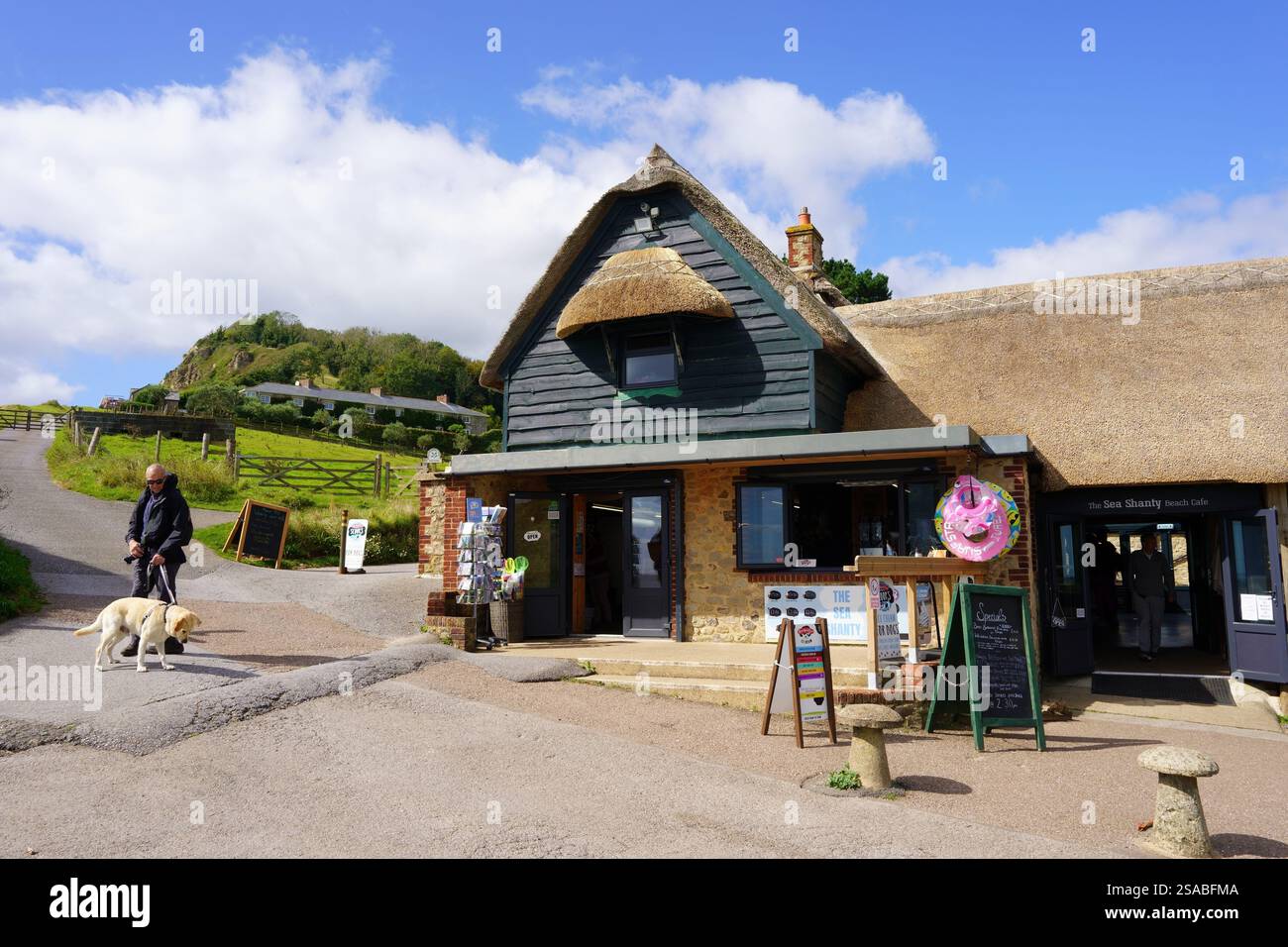 The Sea Shanty Beach Cafe, Branscombe Mouth, Jurassic Coast, South Devon, Angleterre, Royaume-Uni en septembre Banque D'Images