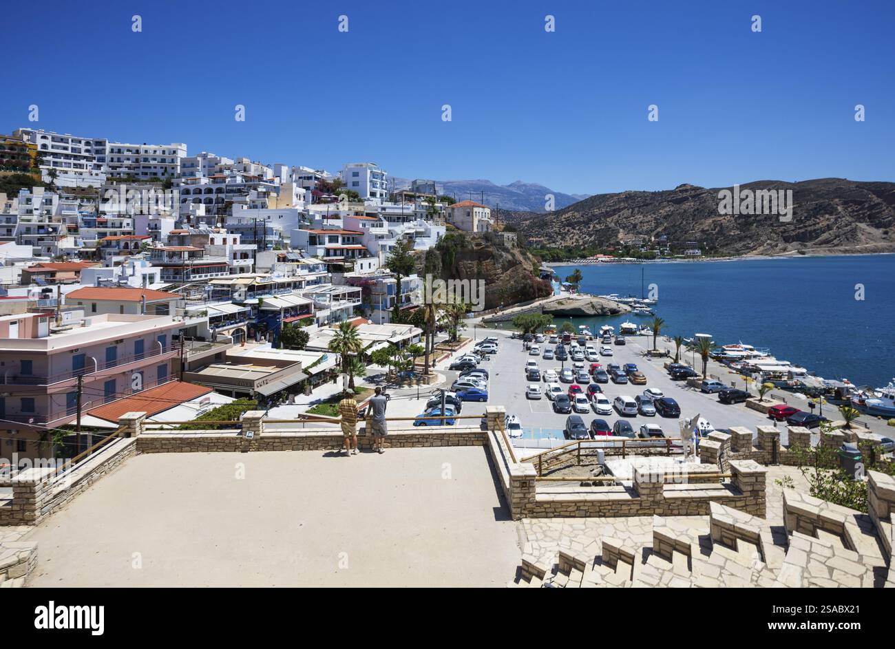 Amphithéâtre avec port d'Agia Galini, Crète du Sud, Crète, Grèce, Europe Banque D'Images