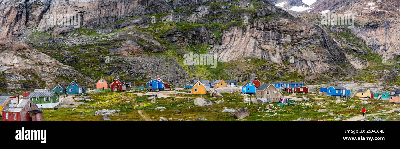 Maisons colorées de Aappilattoq, Groenland Banque D'Images Maisons colorées de Aappilattoq, Groenland Banque D'Images