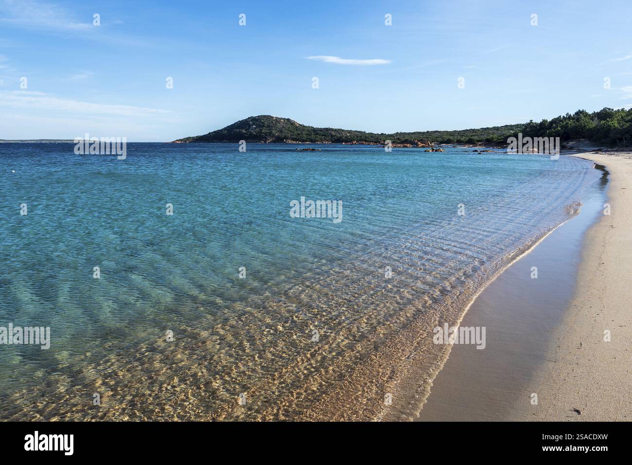 Une photo de la belle plage de Liscia Ruja en Sardaigne Banque D'Images