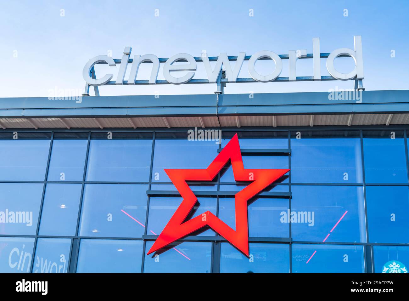 Mercredi, Royaume-Uni – 20 janvier 2025 : affichage de Cineworld, une chaîne de cinémas basée au Royaume-Uni, au Bentley Bridge Retail Park près de Wolverhampton, au Royaume-Uni Banque D'Images