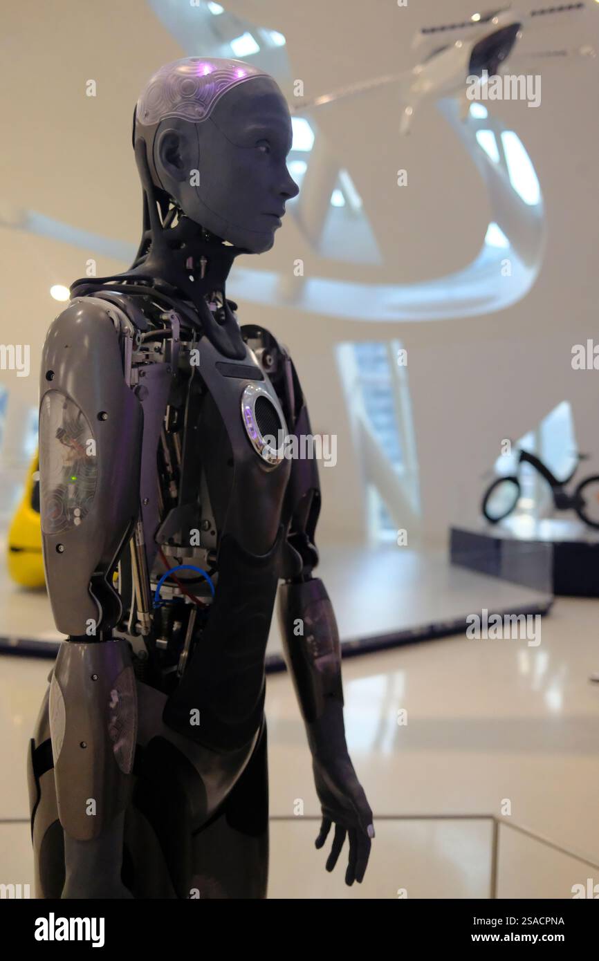Musée du futur. Expositions. Ameca un robot humanoïde. Dubaï, Émirats arabes Unis. Banque D'Images