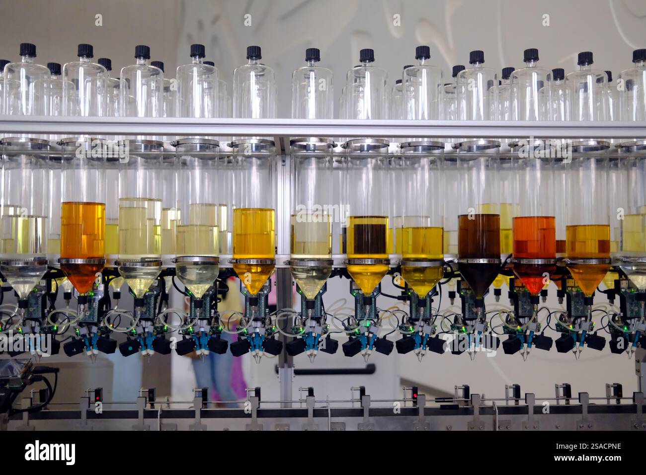 Musée du futur. Usine de parfum pour la production de parfum. Système automatisé de production de parfum. Dubaï, Émirats arabes Unis. Banque D'Images