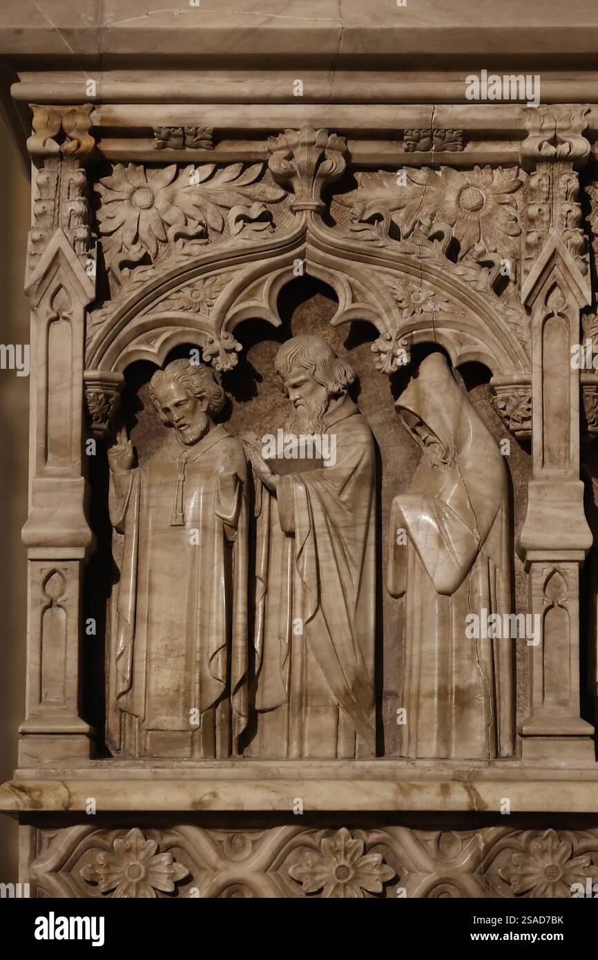 Monastère Santa Maria de Poblet, Catalogne, Espagne. Reliefs tombeaux Banque D'Images